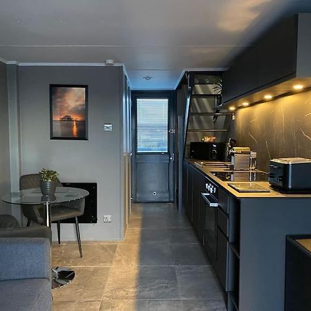 Seascape - Floating Home At Brighton Marina With Free Parking ภายนอก รูปภาพ