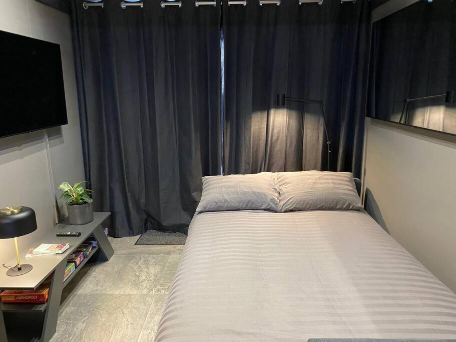 Seascape - Floating Home At Brighton Marina With Free Parking ภายนอก รูปภาพ